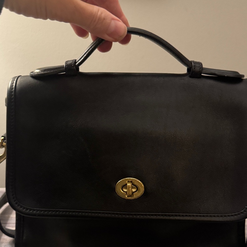 Vintage Coach Court 9870 Black Leather Crossbody Bag with Gold Accents - Picture 9 of 13